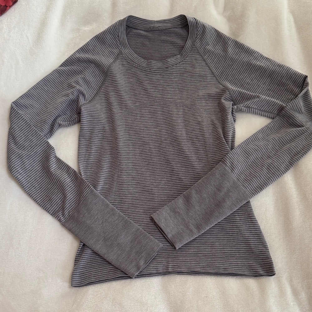 Lululemon Swiftly Tech Long Sleeve Race Length